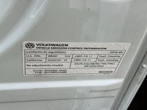 Used 2019 Volkswagen GTI SE FWD image 29