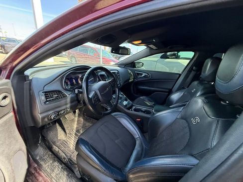 Used 2016 Chrysler 200 S w/ Comfort Group image 10