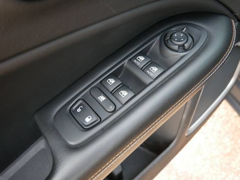 Used 2018 Jeep Compass Latitude w/ Popular Equipment Group AWD/4WD image 13