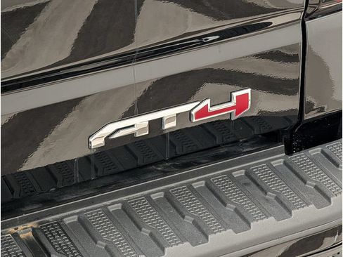 Used 2022 GMC Sierra 1500 AT4 w/ AT4 Preferred Package AWD/4WD image 5