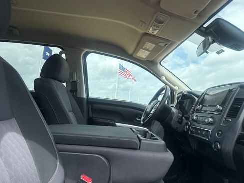 Certified 2022 Nissan Titan SV RWD image 26