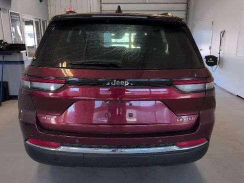 Used 2023 Jeep Grand Cherokee Limited image 4