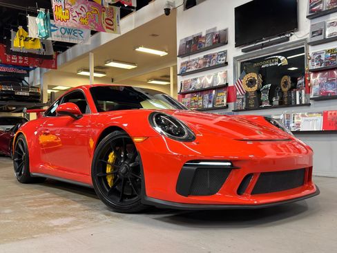 Used 2018 Porsche 911 GT3 w/ Sport Chrono Package RWD image 1