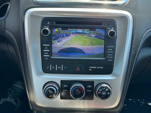Used 2014 GMC Acadia SLE image 22
