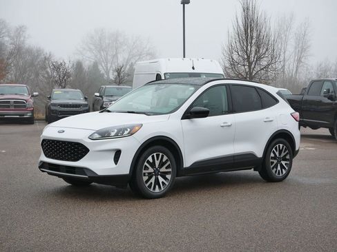 Used 2020 Ford Escape SE Sport image 1