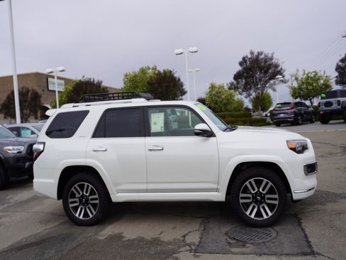 Used 2022 Toyota 4Runner Limited image 4