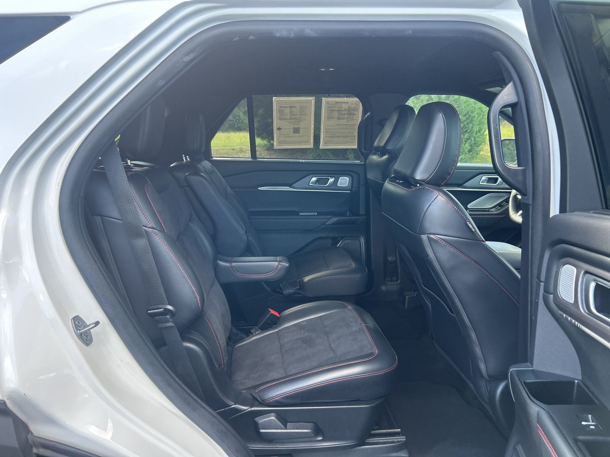 Used 2025 Ford Explorer ST RWD image 4