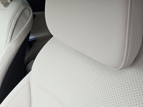 Certified 2026 Mercedes-Benz GLC 300 4MATIC image 7