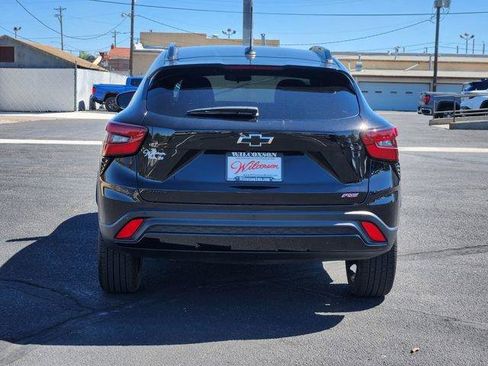 Used 2025 Chevrolet Trax RS w/ Driver Confidence Package FWD image 4