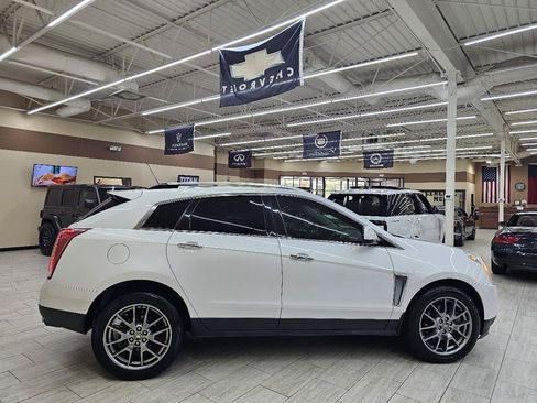 Used 2016 Cadillac SRX Performance w/ Midnight Edition Package FWD image 5