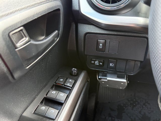 Used 2023 Toyota Tacoma SR5 AWD/4WD image 27