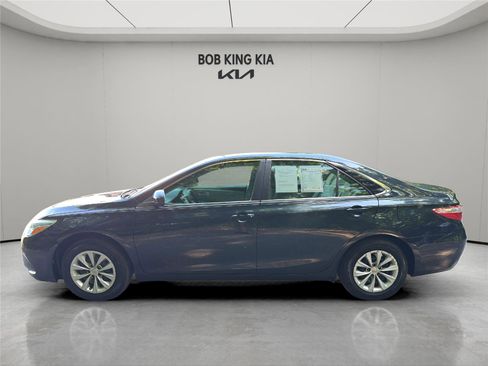Used 2015 Toyota Camry LE FWD image 2