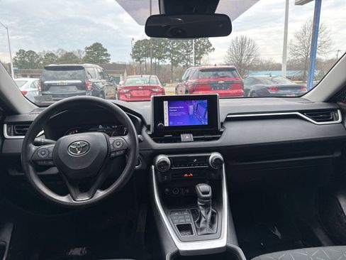Used 2023 Toyota RAV4 XLE image 9