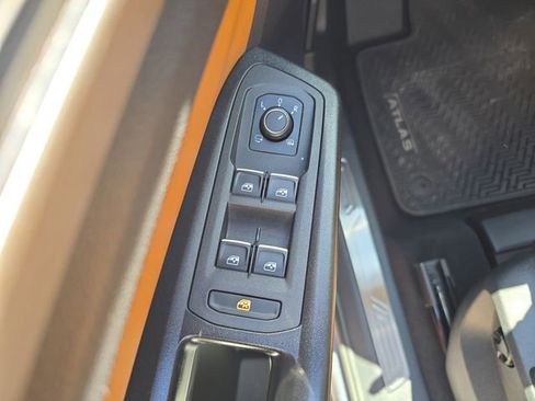 Used 2018 Volkswagen Atlas SEL Premium image 17