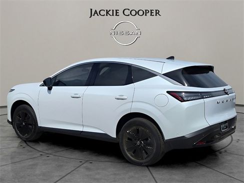 Certified 2025 Nissan Murano SV image 3