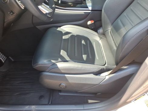 Used 2024 Mercedes-Benz GLC 300 4MATIC image 15