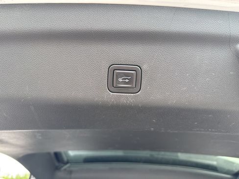 Used 2023 Chevrolet Tahoe High Country AWD/4WD image 8