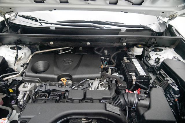 Used 2019 Toyota RAV4 XLE w/ Carpet Mat Package AWD/4WD image 10