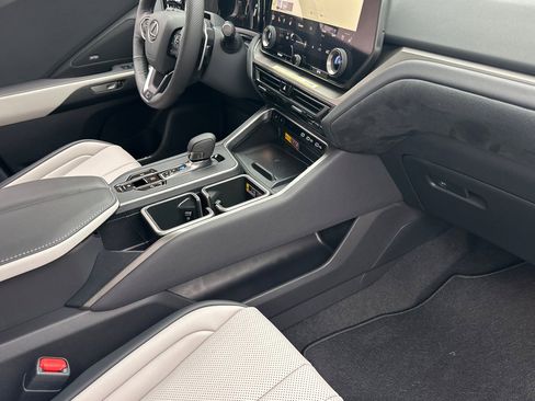 New 2026 Lexus TX 500h AWD image 13