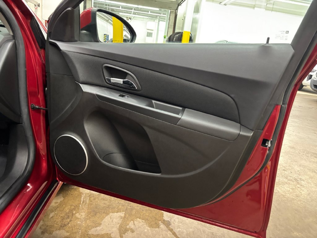 Used 2011 Chevrolet Cruze LT FWD image 15