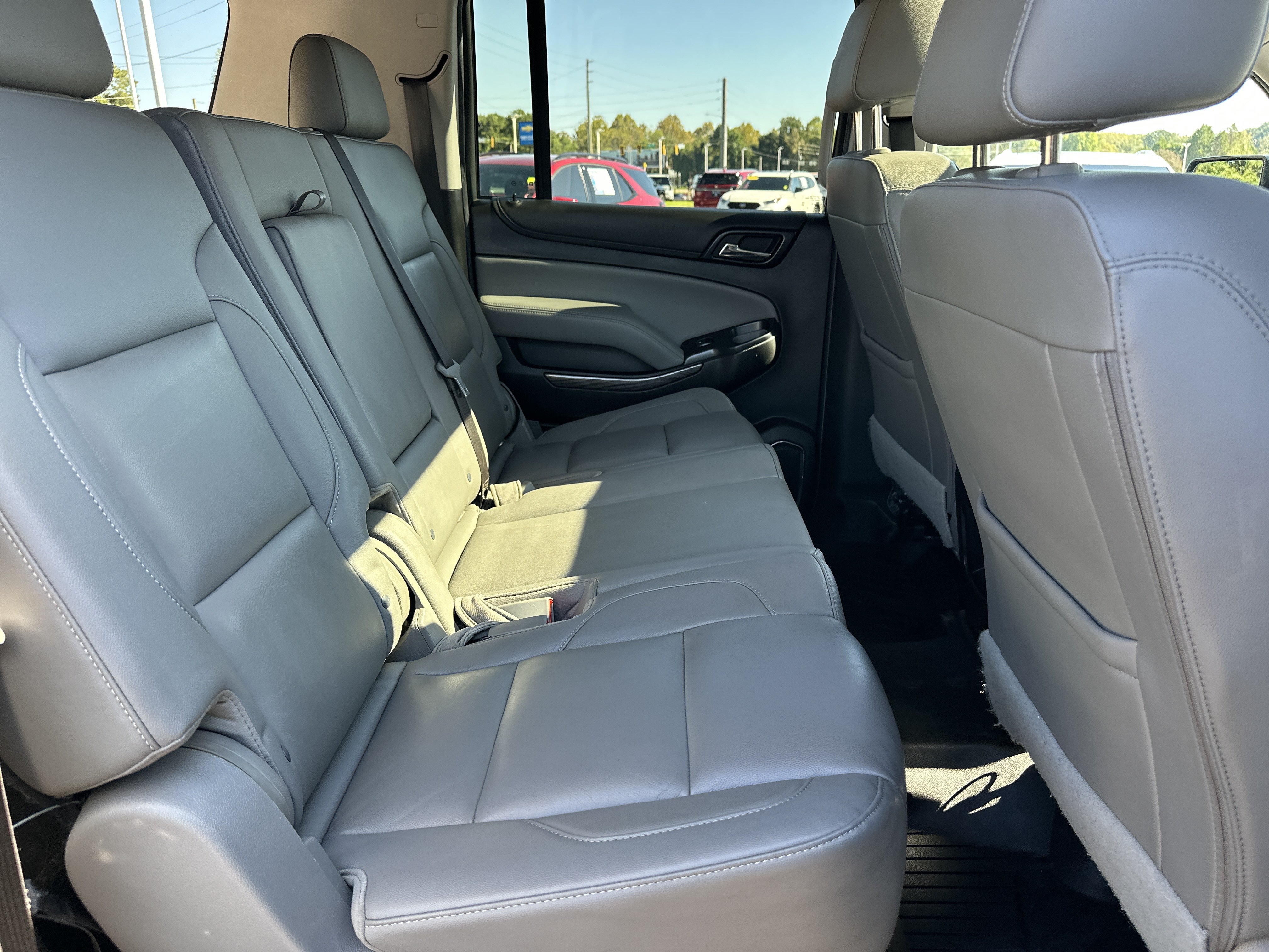 Used 2020 Chevrolet Suburban LT AWD/4WD image 15