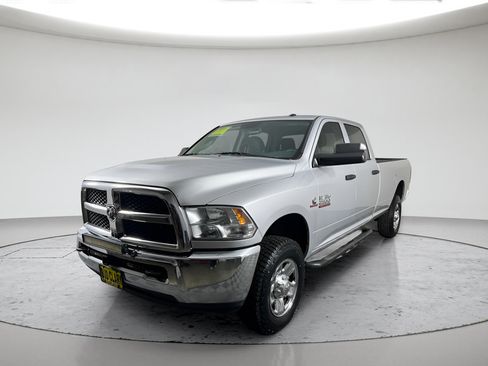 Used 2018 RAM 2500 Tradesman w/ Chrome Appearance Group AWD/4WD image 7