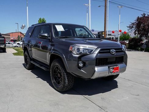 Certified 2023 Toyota 4Runner TRD Off-Road Premium w/ Moonroof Package AWD/4WD image 2