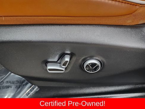 Used 2025 Chrysler Pacifica Pinnacle image 13