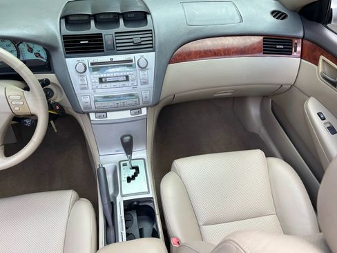 Used 2006 Toyota Solara SLE image 31