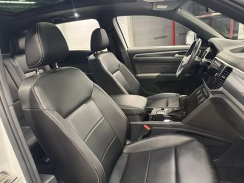 Used 2021 Volkswagen Atlas Cross Sport SEL R-Line image 21