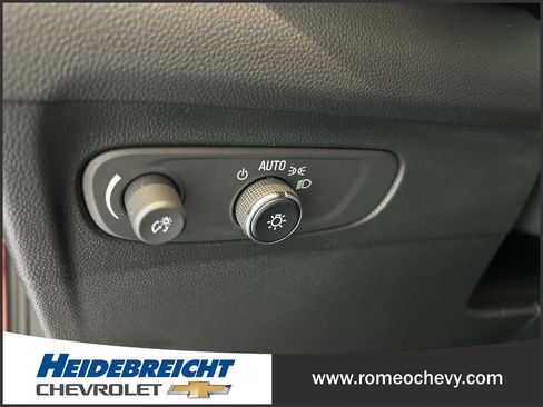 Used 2023 Buick Envision Essence FWD image 30