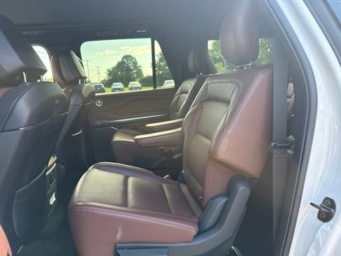 Used 2025 Lincoln Navigator L Reserve AWD/4WD image 37