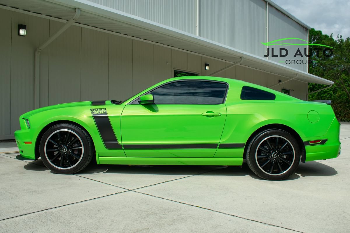 Used 2013 Ford Mustang Boss 302 w/ Boss 302 Accessory Pkg RWD image 3