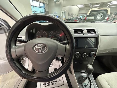 Used 2009 Toyota Corolla LE w/ Preferred Accessory Pkg FWD image 9