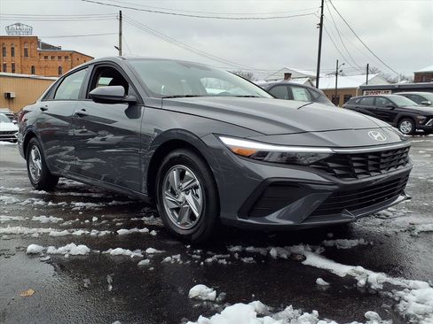 New 2026 Hyundai Elantra SE w/ Cargo Package image 2