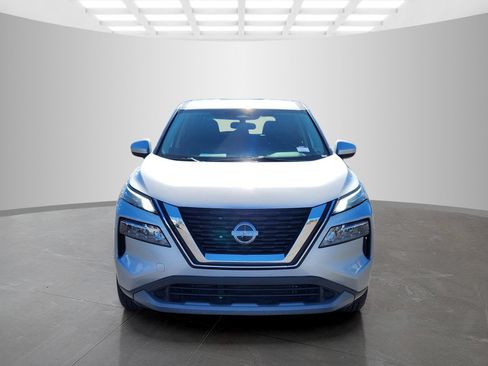 Used 2023 Nissan Rogue SV FWD image 2