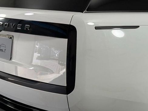 Used 2024 Land Rover Range Rover Long Wheelbase SE image 14