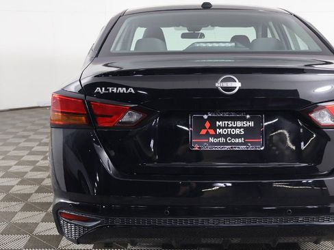 Used 2025 Nissan Altima 2.5 SV FWD image 12