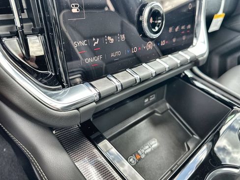 New 2026 GMC Yukon XL Elevation w/ Elevation Premium Package RWD image 27