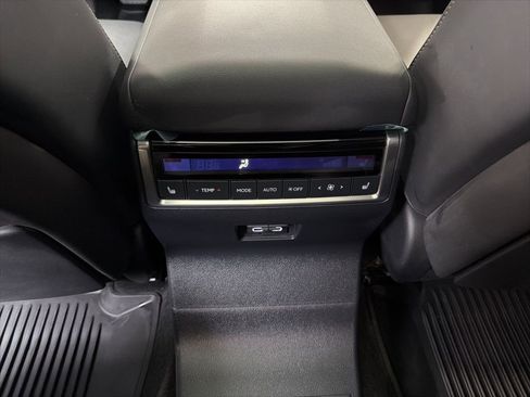 Used 2024 Lexus GX 550 w/ Accessory Package (Z1) image 15