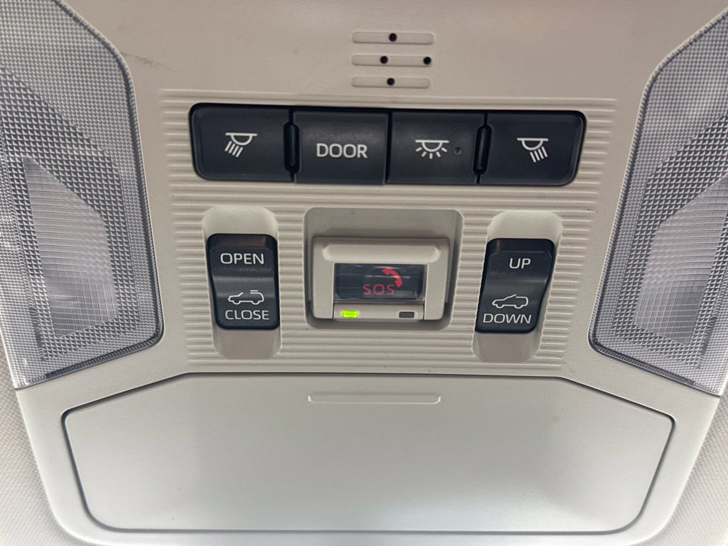 Used 2020 Toyota RAV4 XLE w/ Convenience Package AWD/4WD image 18