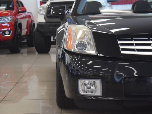 Used 2005 Cadillac XLR RWD image 8