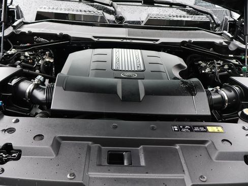 Used 2025 Land Rover Defender 110 X-Dynamic SE image 33