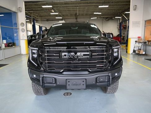 Used 2024 GMC Sierra 1500 AT4X image 2