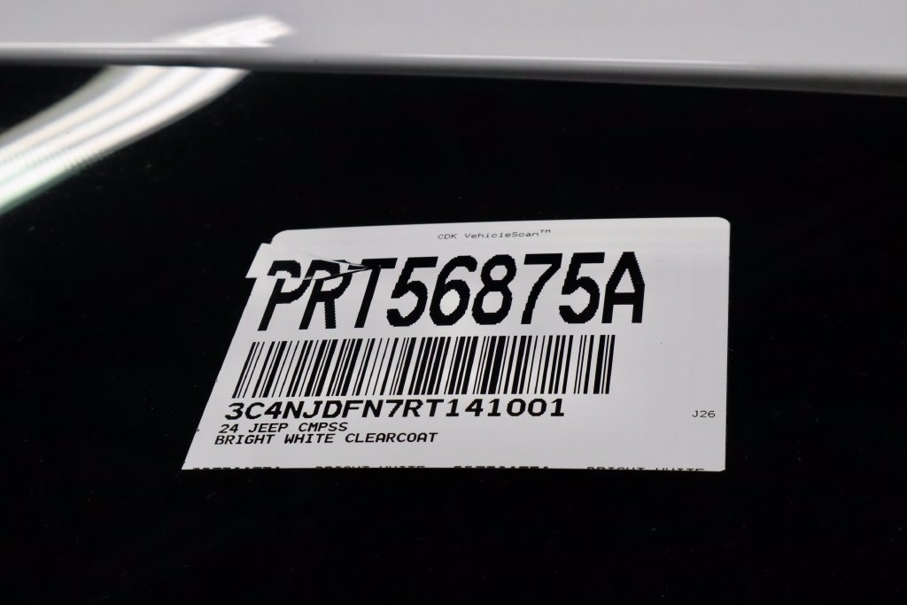 Used 2024 Jeep Compass Latitude w/ Sun and Sound Group AWD/4WD image 33