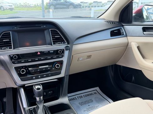 Used 2016 Hyundai Sonata SE FWD image 14