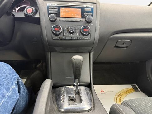 Used 2010 Nissan Altima 2.5 S w/ Premium Pkg image 21