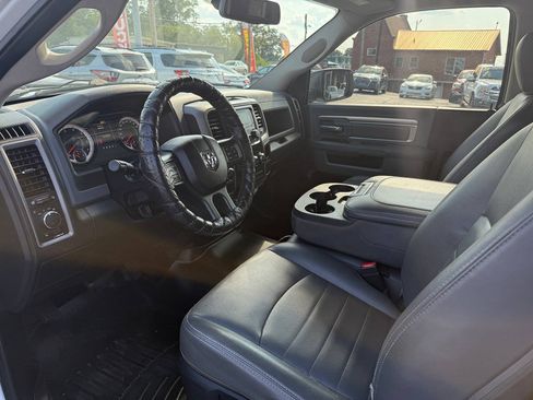 Used 2018 RAM 1500 Express RWD image 10
