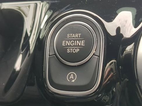 Used 2025 Mercedes-Benz GLA 250 image 33