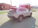 Used 2020 Jeep Cherokee Limited image 3